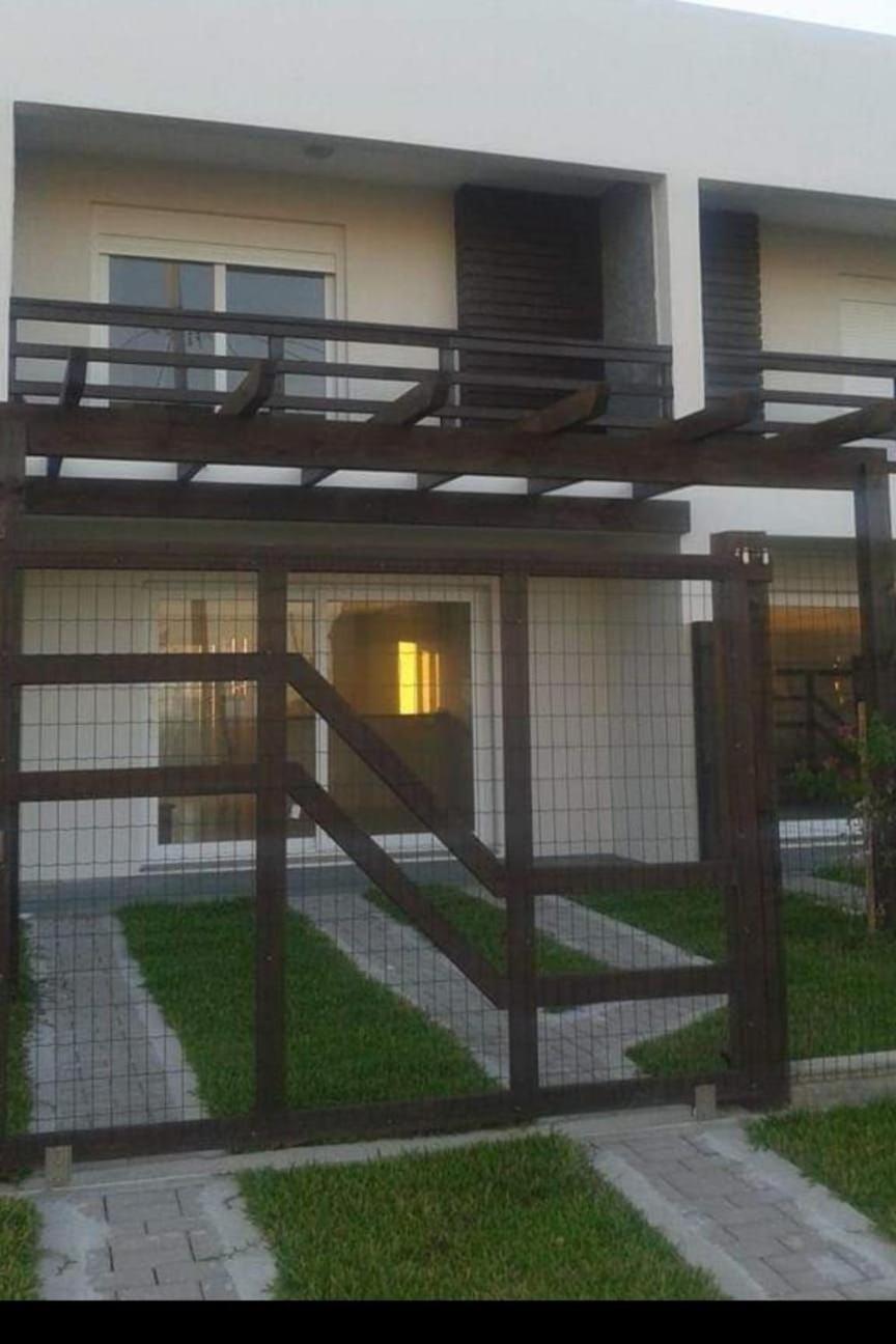 Sobrados Com Suite E Sacada Vista Ao Mar Capão da Canoa Exterior foto